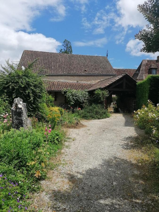 Villa La Fee Bleue Limeyrat Exterior foto